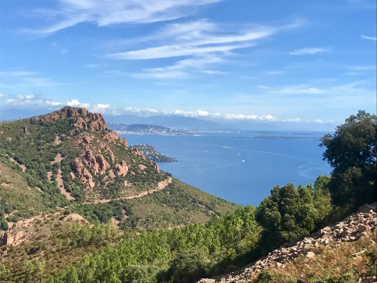 Les Marines d'Agay Studio climatisé Saint-Raphaël Esterno foto